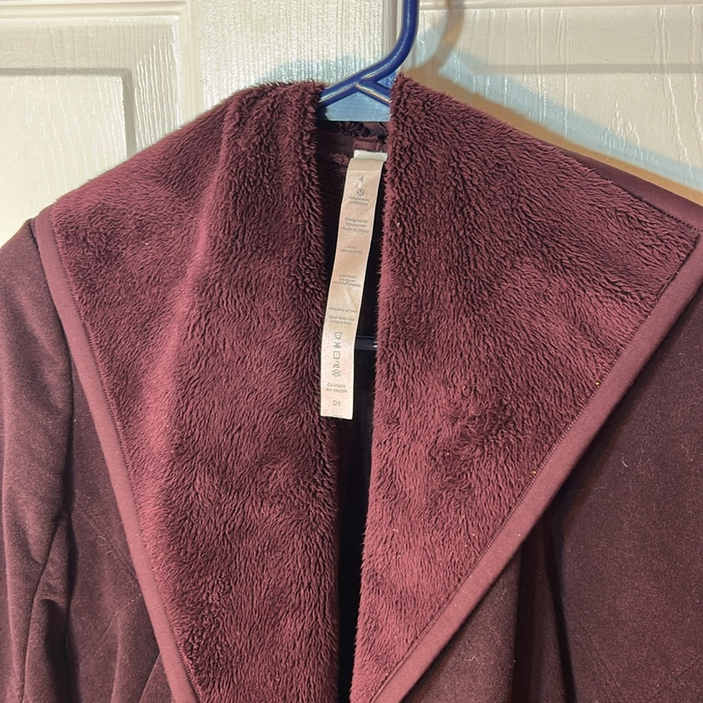 Lululemon presence of mind jacket size 4 in Bordeaux drama - Picture 7 of 13